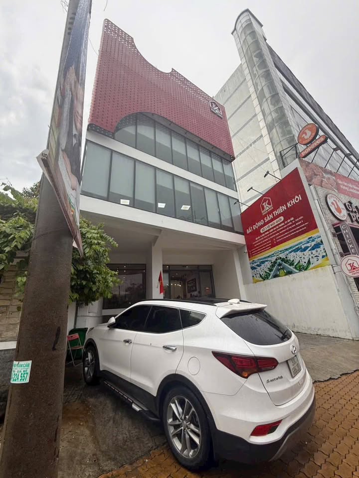 Nhà mặt tiền Võ Văn Ngân, Thủ Đức 214m² giá 40 tỷ - Sẵn hợp đồng thuê 75 triệu/tháng!