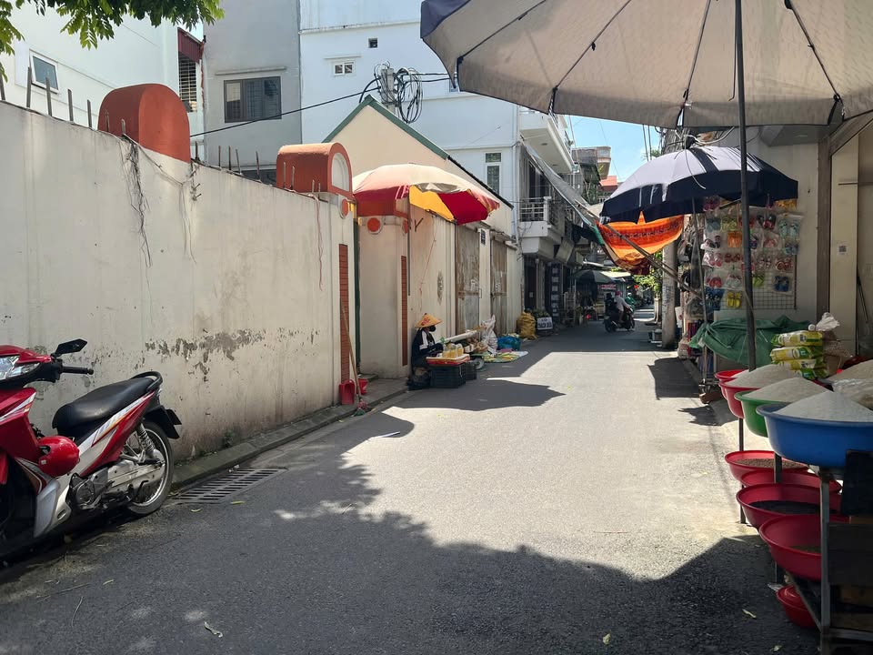 Đất Cống Thôn Yên Viên 40m² giá 4 tỷ - Đầu tư sinh lời ngay!