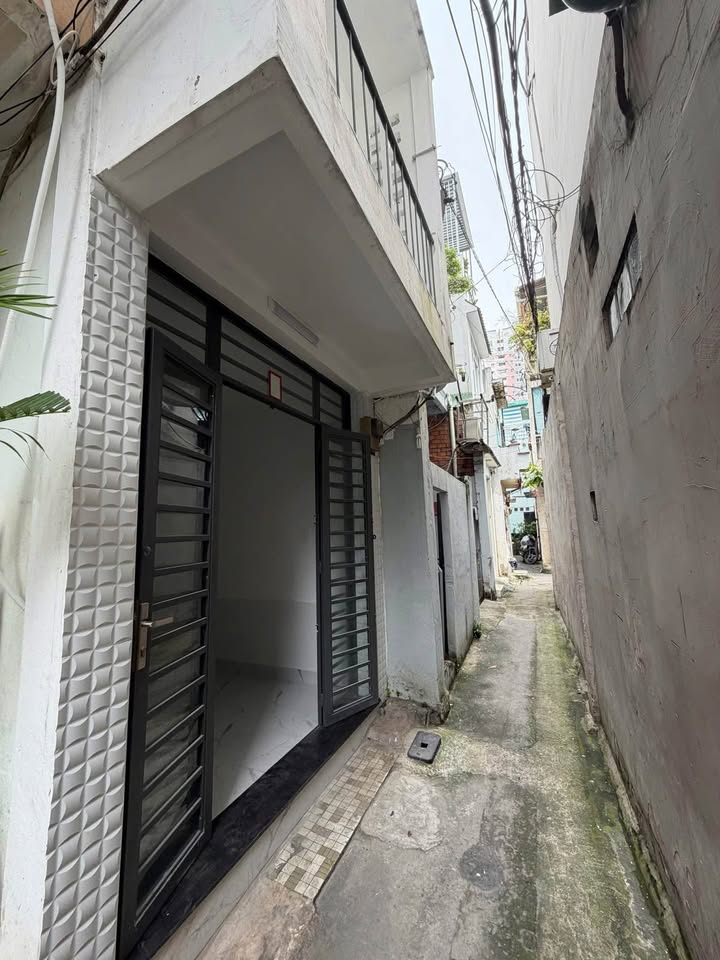 Nhà phố tại đường Võ Văn Kiệt, quận 1, diện tích 24m² giá 3 tỷ - Vị trí VIP ngay trung tâm!