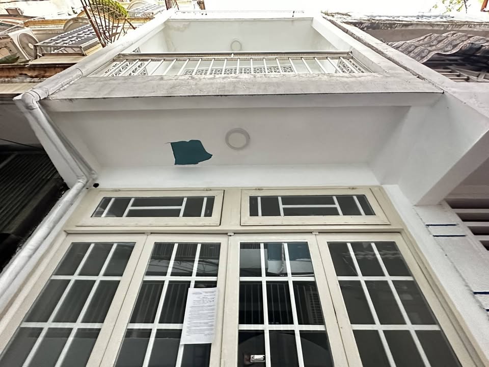 Nhà phố Trần Hưng Đạo Quận 1 38m² giá 5.7 tỷ - Giảm giá ngay 300 triệu!