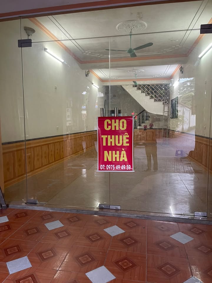 Nhà cho thuê 3 tầng mặt đường Nguyễn Văn Linh 100m² - Giao thông thuận lợi