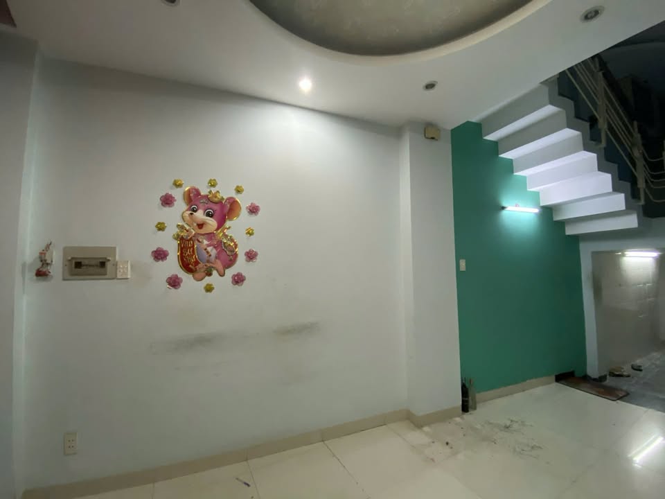 Nhà 4 tầng BTCT Cao Thắng, Q10 chỉ 8 tỷ - Cơ hội đầu tư hiếm có!