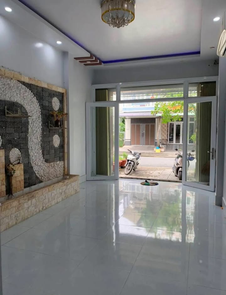 Nhà mặt tiền đường Nguyễn Hiền Điều, Rạch Giá 120m² giá 8 triệu - Phù hợp ở và kinh doanh!