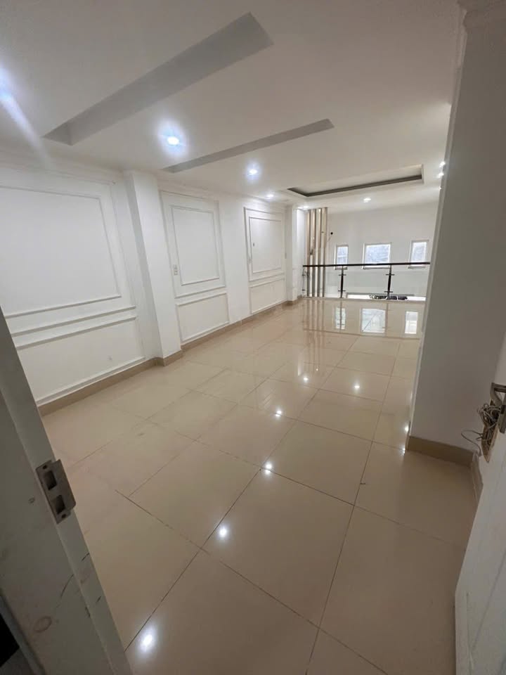 Nhà cho thuê văn phòng tại Võ Oanh, Bình Thạnh 200m² giá 31 triệu - Gần Vinhome Central Park!