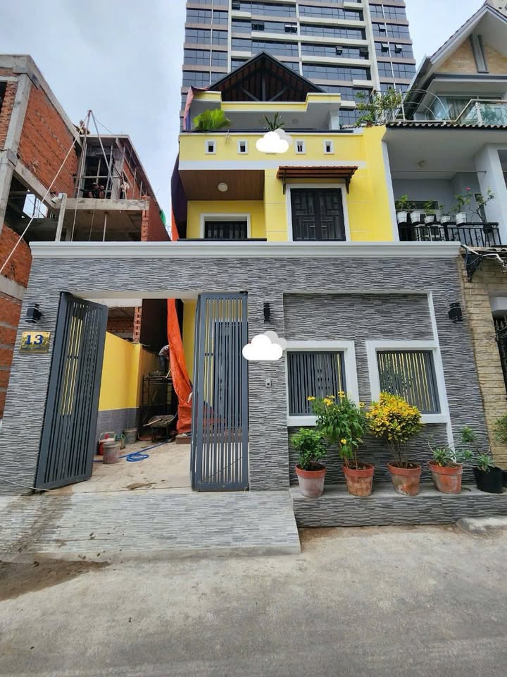 Cho thuê nhà nguyên căn Thảo Điền 198m² giá 30 triệu - Phù hợp cho văn phòng hoặc gia đình!