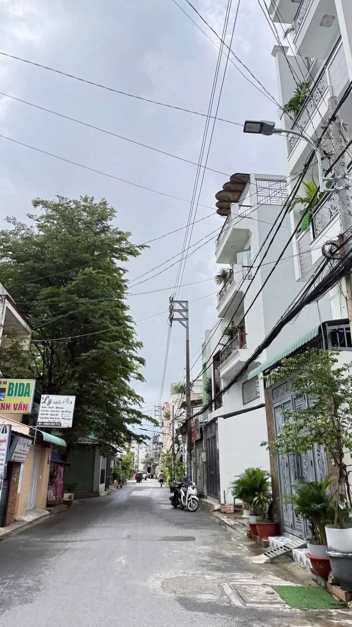 Bán đất tặng nhà cấp 4 Hương Lộ 2, Bình Tân 107m² giá 6.5 tỷ - Thu nhập 10 triệu/tháng!