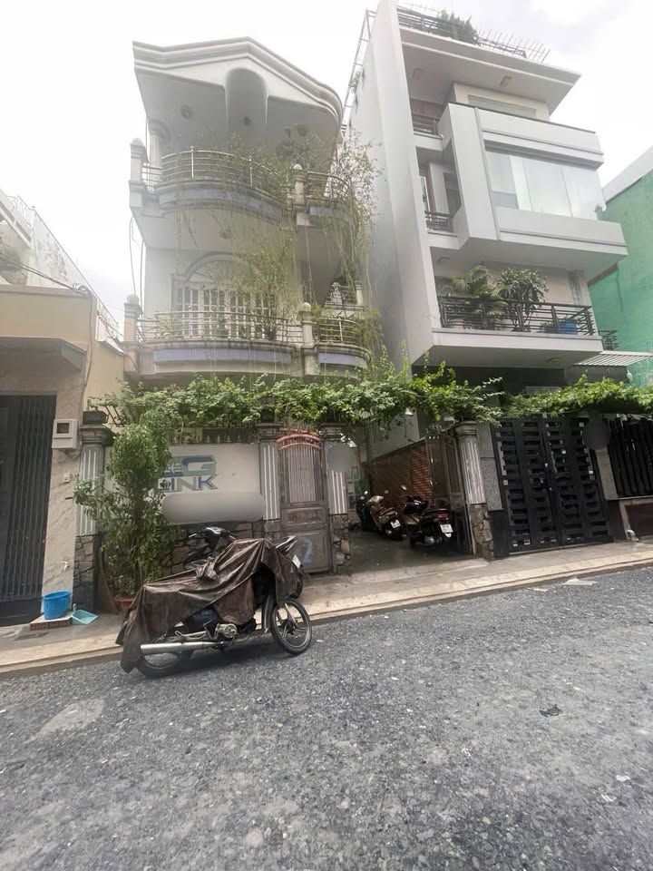 Biệt thự Bàu Cát, Phường 10, Tân Bình 138m² giá chỉ 24.5 tỷ - Vị trí đắc địa cho mọi nhu cầu