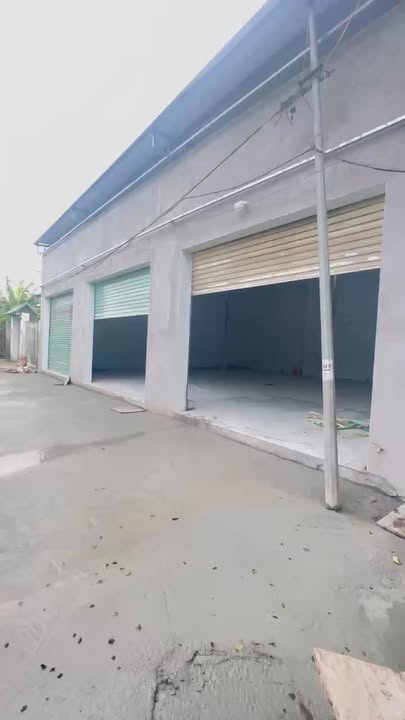 Cho thuê kho xưởng 200m² tại xã Phù Đổng, Gia Lâm – Giá 150 triệu/năm, thuận tiện xuất nhập hàng!