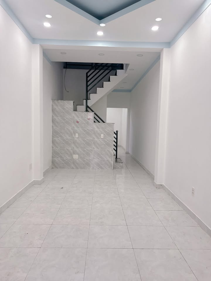 Nhà riêng Dĩ An 48m² giá 1.4 tỷ - Gần chợ và trường học