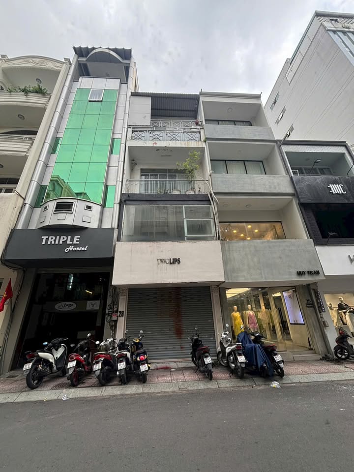 Bán gấp FrontHouse mặt tiền Đặng Thị Nhu, Quận 1, 49m² - Đối diện chợ Bến Thành!