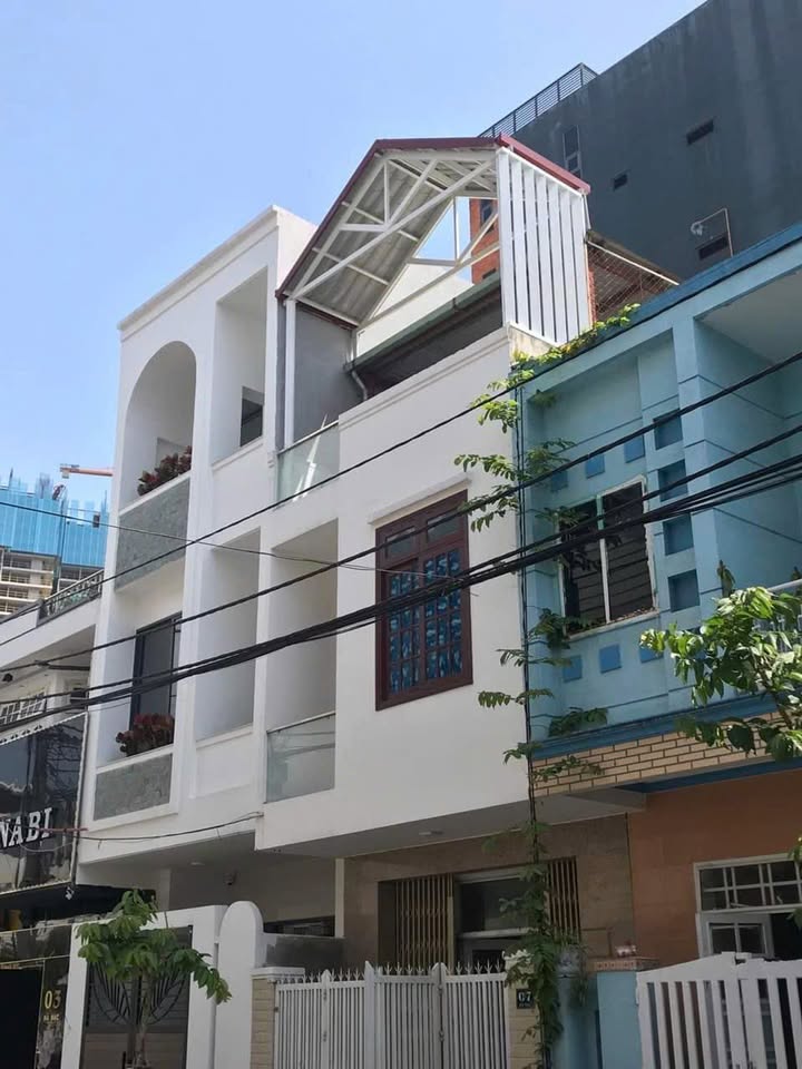 Văn phòng cho thuê mặt tiền đường Hà Đặc, quận Sơn Trà - Giá chỉ 8 triệu/tháng!