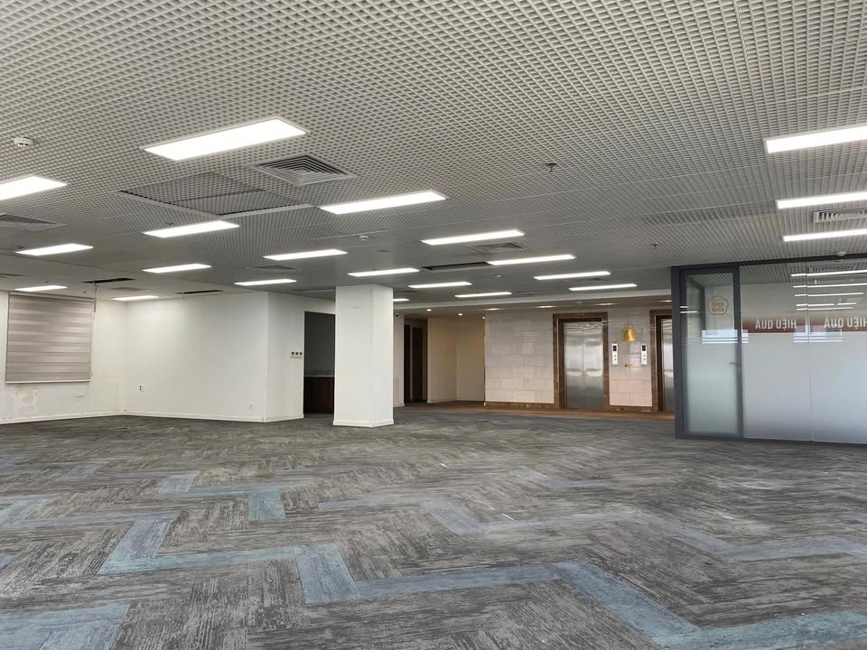 Văn phòng cho thuê tại Nguyễn Khang, Cầu Giấy 90m² - Giá cạnh tranh, không gian làm việc lý tưởng!