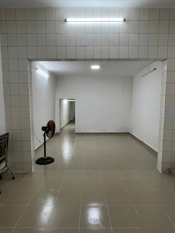 Nhà mặt tiền đường Luỹ Bán Bích, phường Tân Thới Hoà, Q Tân Phú 80m² giá 12 triệu - Thích hợp kinh doanh!