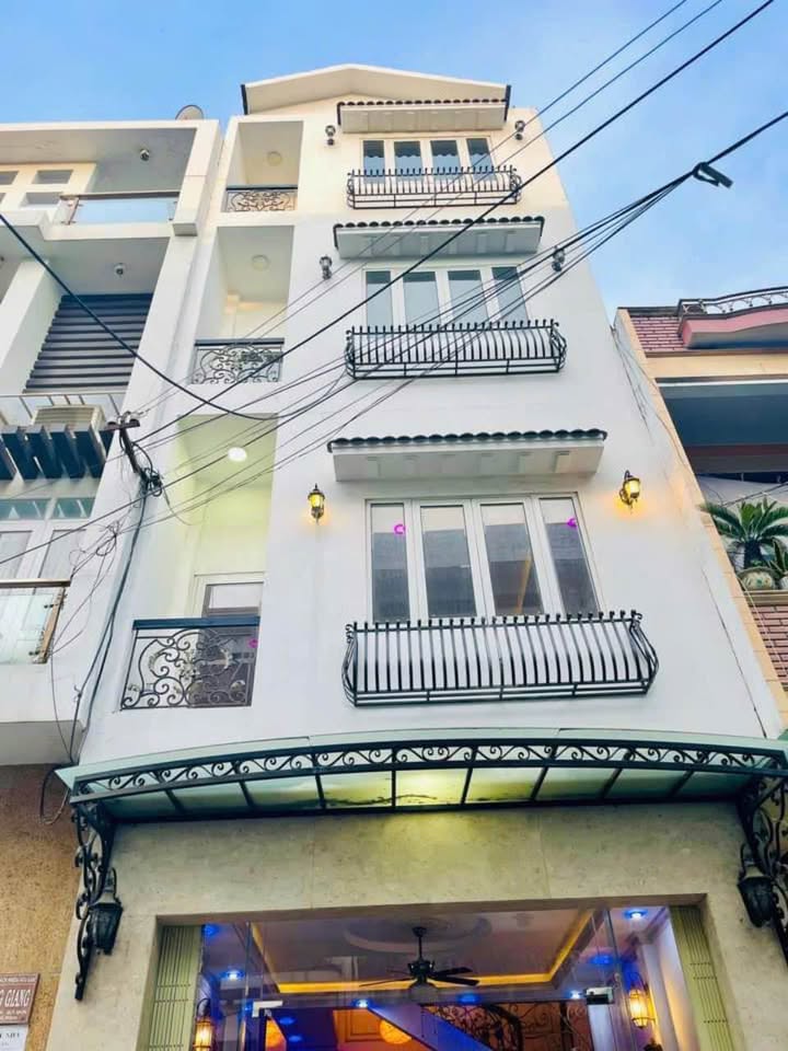 Nhà mặt tiền Phan Kế Bính, Quy Nhơn 77m² giá 9.xx tỷ - Kinh doanh lý tưởng gần biển!