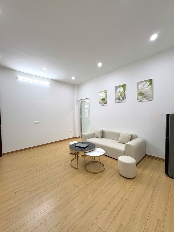 Nhà cho thuê Ngõ 379 Đội Cấn 60m² giá 9.5 triệu - Ô tô đỗ cửa, full nội thất!