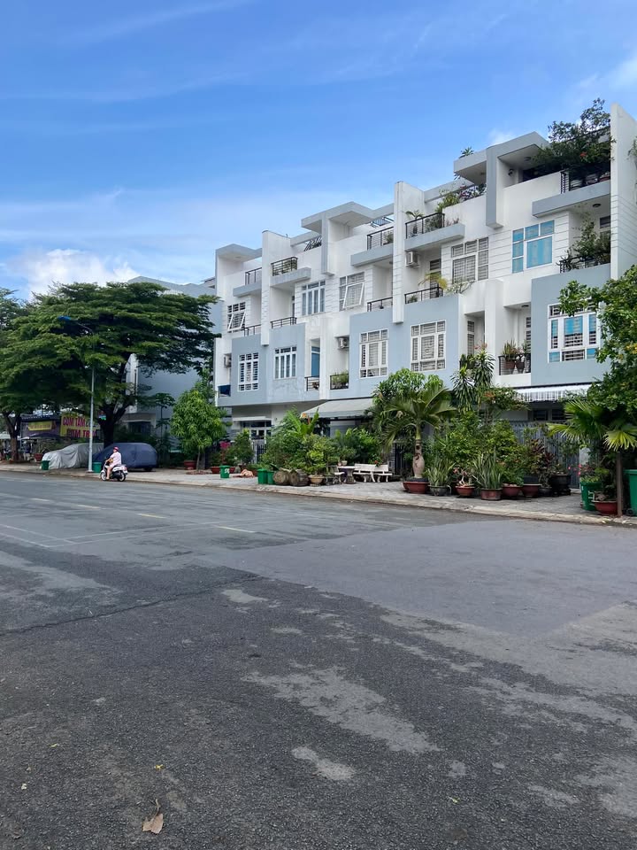 Nhà đẹp bán gấp Phước Long B, Thủ Đức 100m² - Vị trí vàng, giá thương lượng!