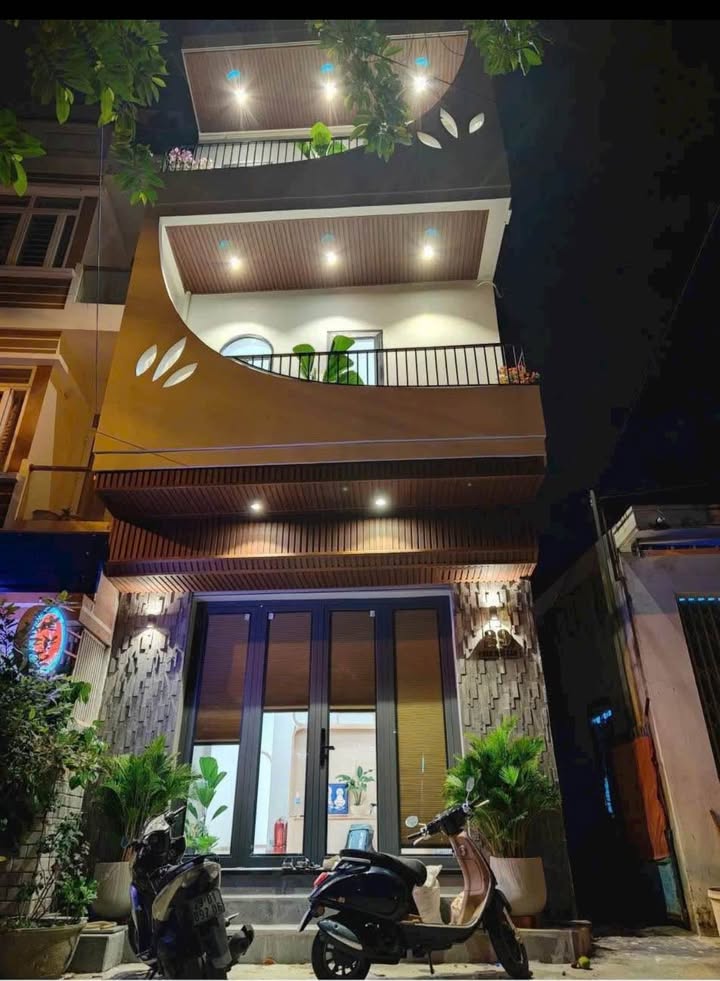 Căn homestay 3 tầng tại Nam Nha Trang 76m² giá 9.4 tỷ - Kinh doanh ngay!