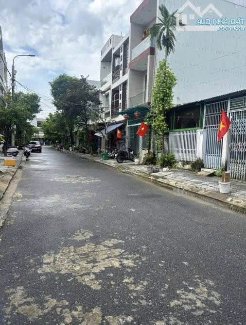 Nhà 1,5 tầng gác lửng bán tại Thọ Quang, Sơn Trà 67m² giá 6 tỷ - Gần biển, tiện ích đầy đủ!