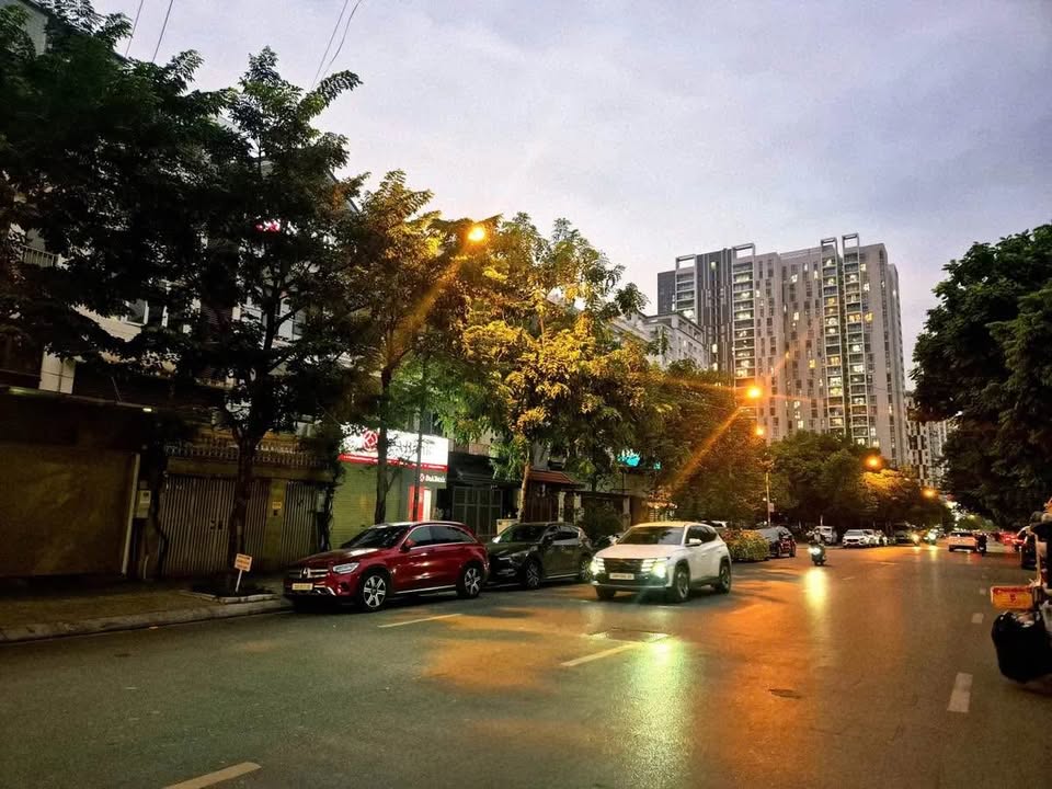 Đất nền Cầu Giấy 50m² giá 9.5 tỷ - Sổ đỏ chính chủ, mặt tiền 4m!