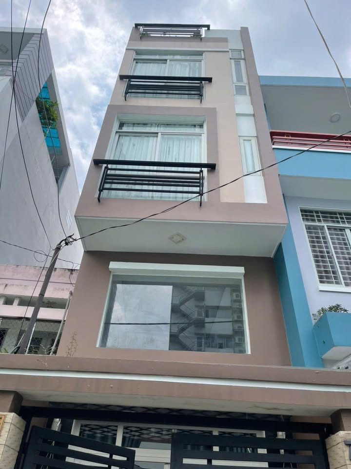 Nhà phố Bạch Đằng, Bình Thạnh 50m² giá thương lượng - Ô tô ngủ nhà, nở hậu tài lộc!
