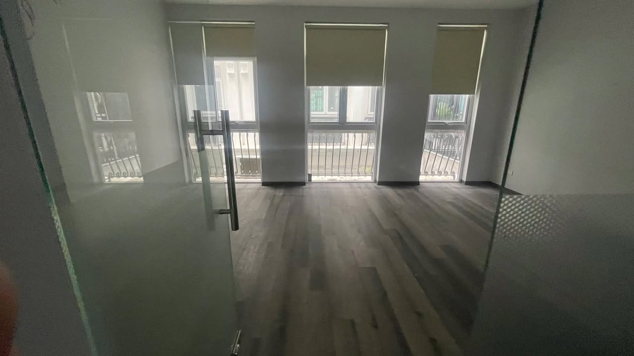 Cho thuê shophouse mặt phố Lê Quang Đạo 240m² giá 160 triệu - Kinh doanh sầm uất!