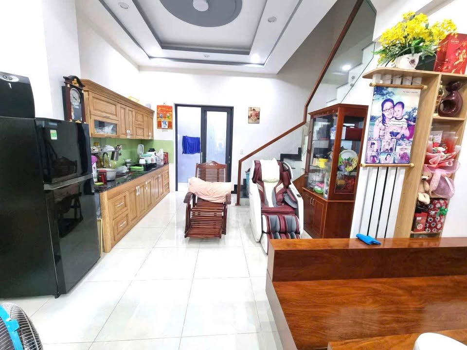 Nhà đẹp mặt hẻm ô tô Bà Triệu, Vũng Tàu 46m² giá 4.65 tỷ - Thiết kế hiện đại, gần biển!