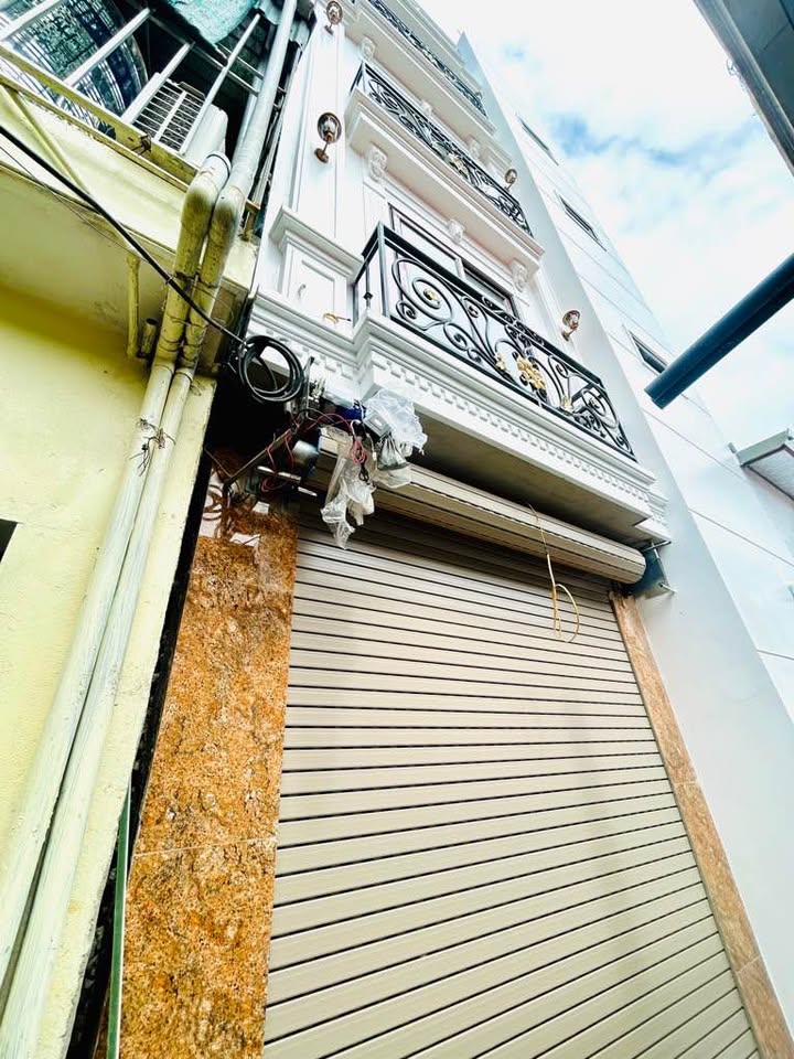 Nhà 5 tầng Lĩnh Nam 36m² giá 6.2 tỷ - Vị trí tuyệt đẹp, sẵn sàng giao dịch!
