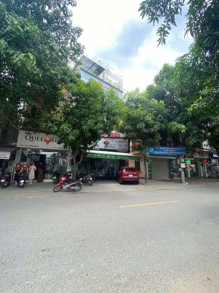 Nhà mặt đường Hồng Bàng, TP Vinh 187m² giá 23 tỷ - Đầu tư sinh lời ngay!
