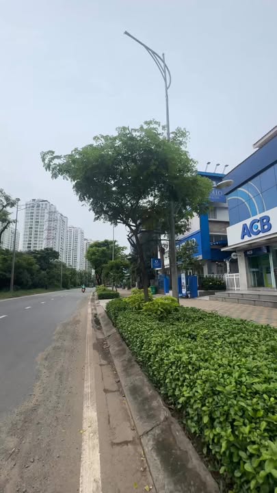 Bán gấp townhouse 210m² đường Nguyễn Hữu Thọ - Vị trí vàng tại Khu biệt thự Ngân Long!