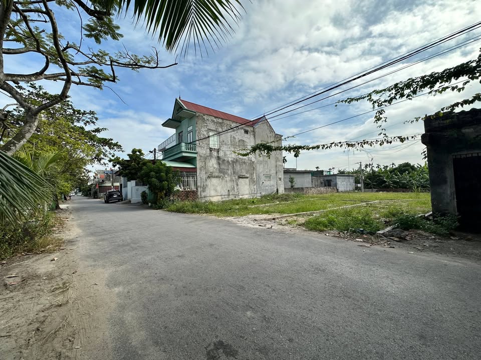 Đất mặt đường liên thôn Lâm Động 70m² giá 2 tỷ - Tiềm năng tăng giá cao!