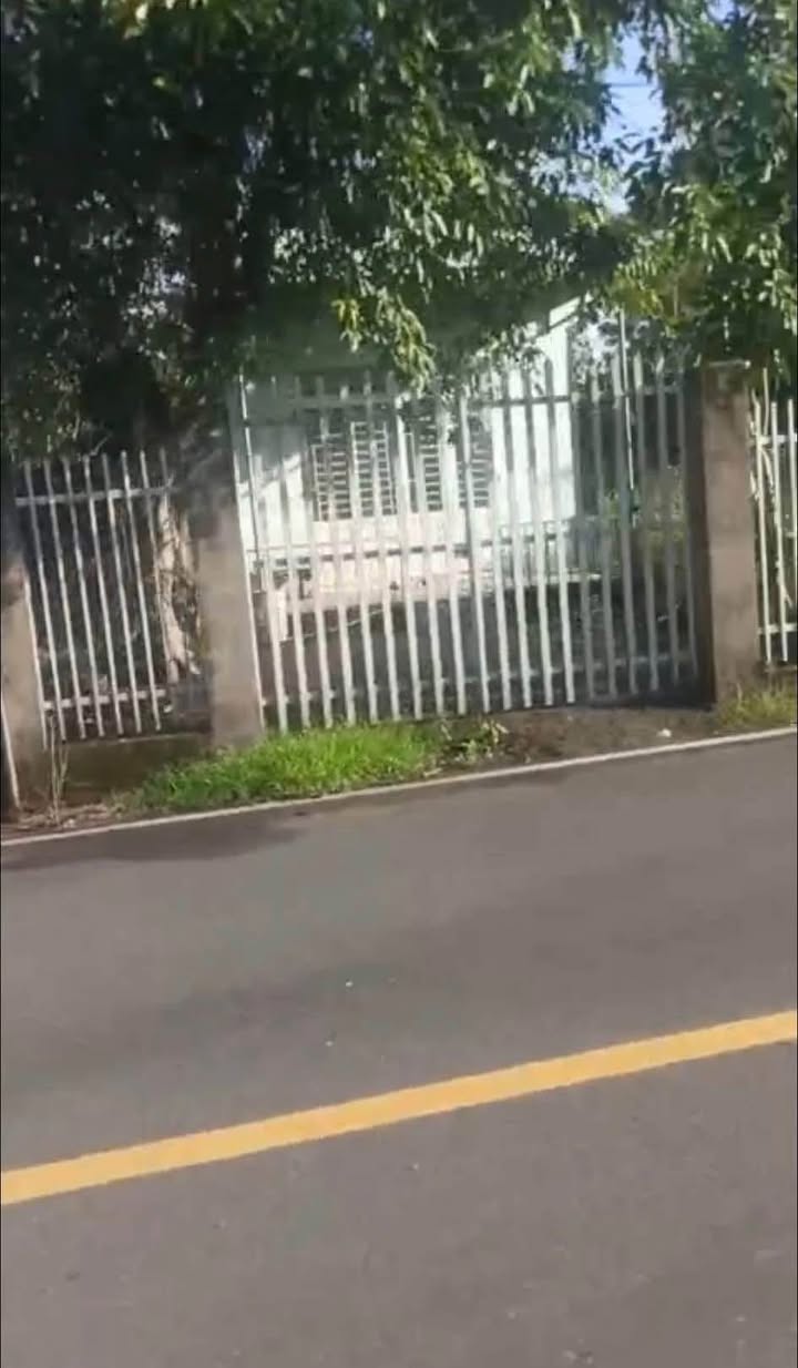 Nhà mặt tiền Phú Vinh, Định Quán 210m² giá 900 triệu - Đầu tư sinh lời!