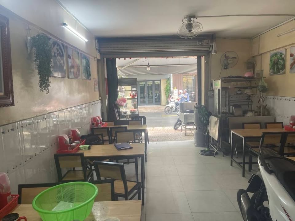 Bán nhà mặt tiền Ngô Quyền, Quận 5, 70m² giá 7.2 tỷ - Phong thủy tốt, tiện ích đầy đủ!