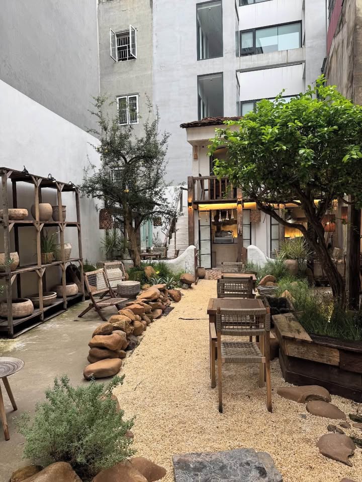 Cho thuê nhà phố Đội Cấn Ba Đình 311m² - Vị trí đắc địa cho kinh doanh