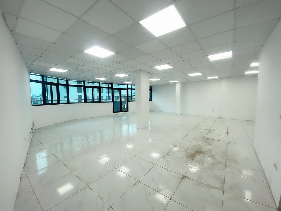 Sàn văn phòng cho thuê 100m² đường Lê Quang Đạo, Mỹ Đình - Chỗ đỗ xe rộng rãi