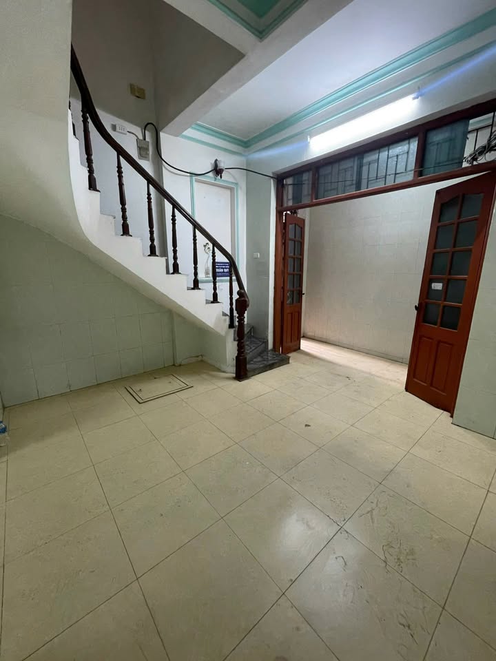 Nhà nguyên căn 3 tầng tại Hoàng Mai, Hà Nội - Giá chỉ 7 triệu/tháng!