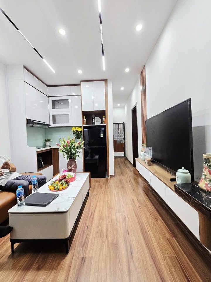 Chính chủ bán Tập thể Chùa Láng Đống Đa 60m² giá 3 tỷ - Sẵn sàng vào ở!