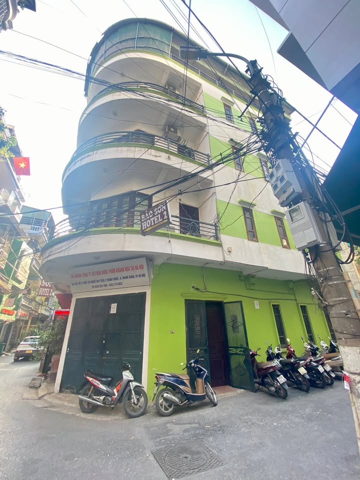 Nhà nguyên căn cho thuê tại ngõ 102 Khuất Duy Tiến, Thanh Xuân 5 tầng - Giá hấp dẫn 40 triệu/tháng!