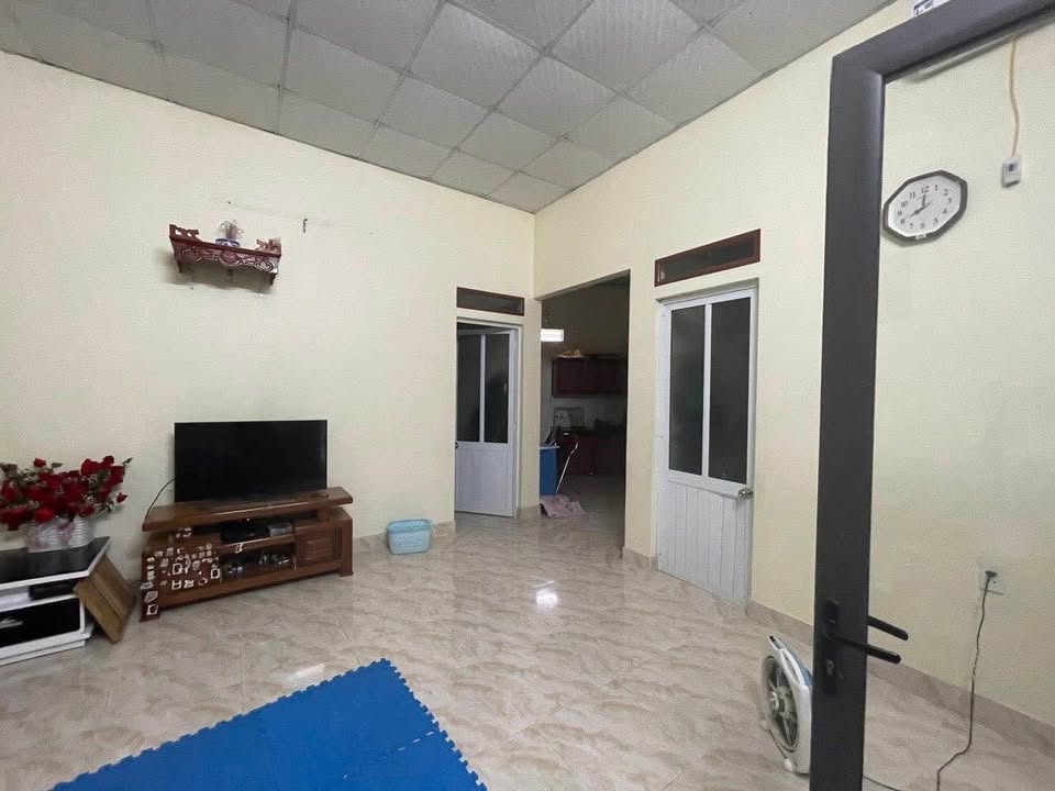 Bán nhà cấp 4 Núi Đầu 95m² giá 1.2 tỷ - Khu vực cao ráo, tiện nghi!