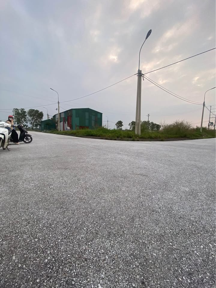 Đất 2 mặt tiền tại Quảng Định, Quảng Xương 200m² giá chỉ 2.2 tỷ - Cơ hội đầu tư tuyệt vời!