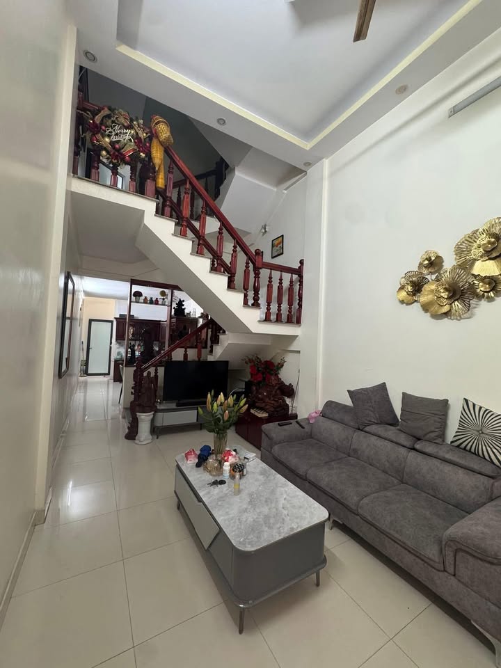 Nhà 3 tầng Nguyễn Văn Cừ, Bắc Giang 50m² giá chỉ 3 tỷ - Sẵn sàng vào ở ngay!