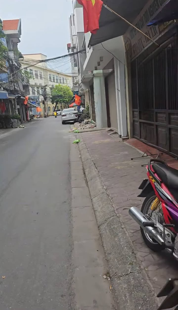 Nhà mặt đường Hùng Duệ Vương, An Đồng 30m² giá 3 tỷ - Cơ hội tốt cho nhà đầu tư!