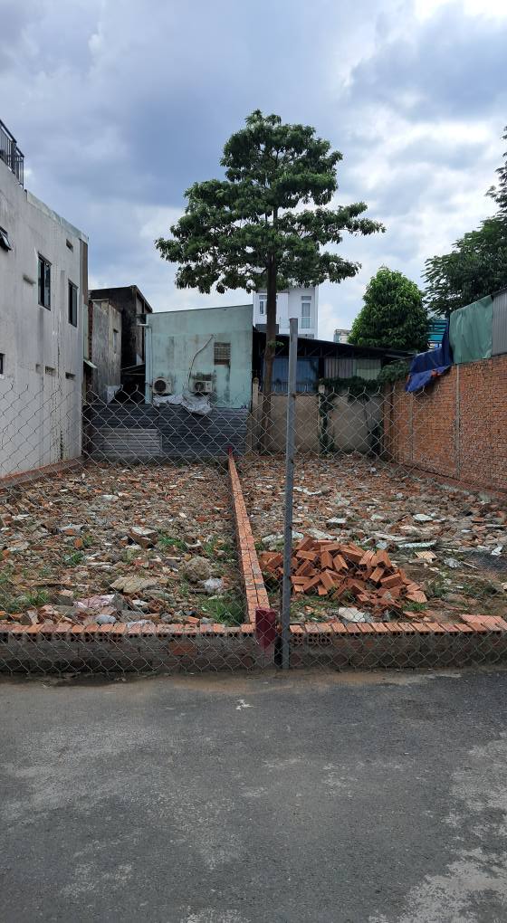 Bán đất liền kề hẻm xe hơi 6m tại Linh Đông, Thủ Đức - Diện tích 100m², giá 6.8 tỷ thương lượng!