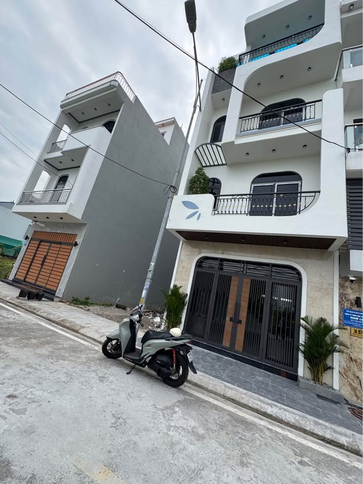 Nhà 4 tầng mặt đường Đào Duy Anh, 62m² giá 4.7 tỷ - Thiết kế hiện đại, tiện ích đầy đủ!