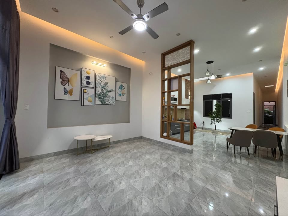 Nhà hẻm Hàn Mặc Tử Pleiku 155m² giá 1.6 tỷ - Ô tô vào tận sân!