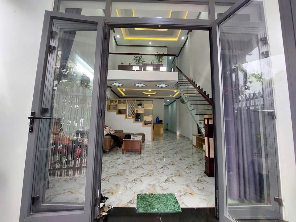 Nhà đẹp Vĩnh Trung Nha Trang 82.5m² giá 3.25 tỷ - Thiết kế hiện đại, sổ hồng chính chủ!