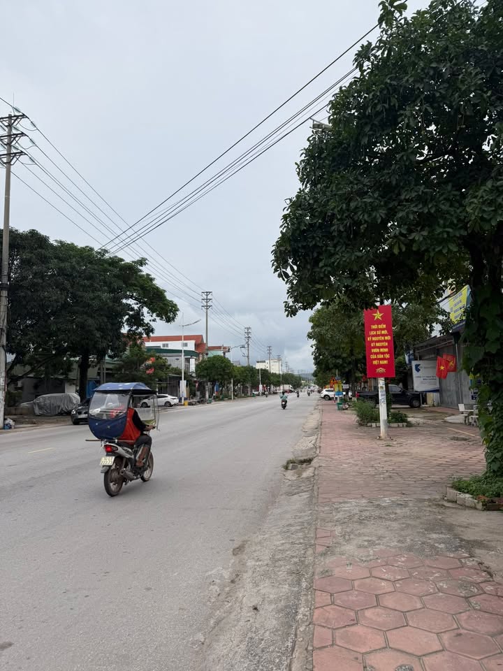 Đất mặt tiền Hùng Vương, Hải Yên, Móng Cái, 100m² - Giá chỉ 4 tỷ!