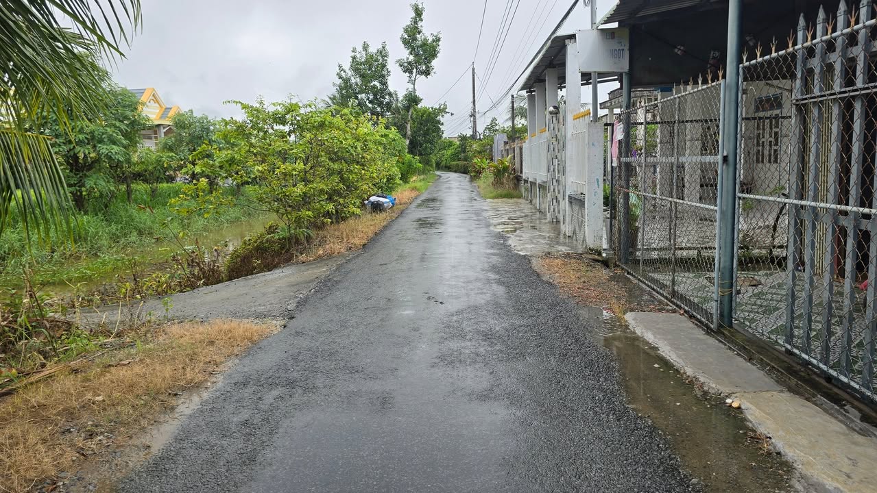 Nhà cấp 4 mặt tiền đường nhựa 176m² giá 950 triệu - Sổ hồng chính chủ