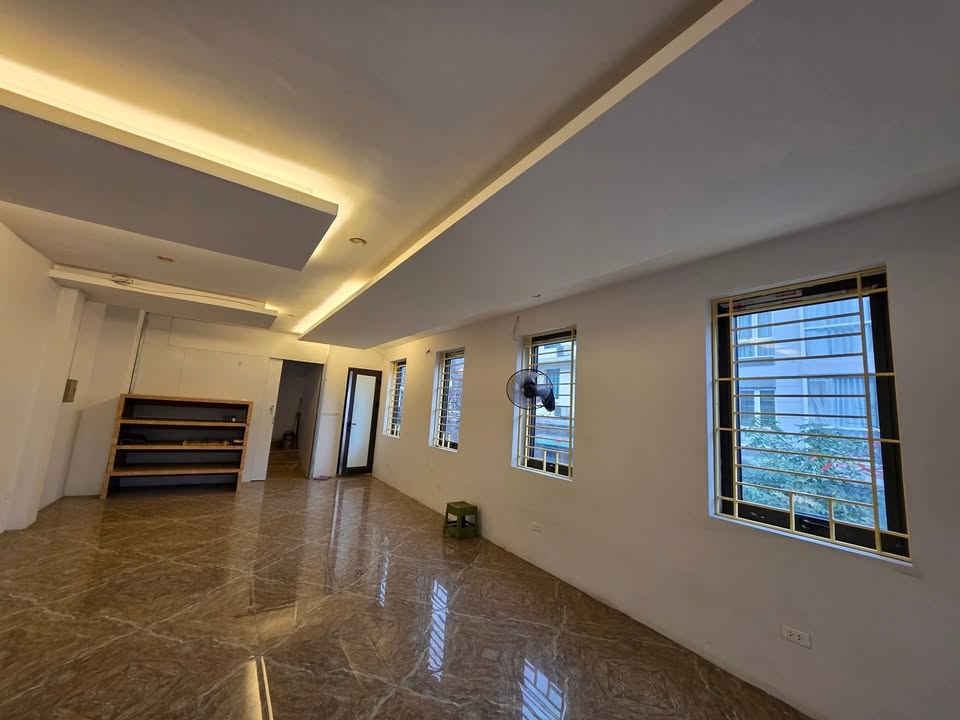 Nhà phố thương mại Hàng Vải, Hoàn Kiếm 37m² giá 53 tỷ - Kinh doanh đỉnh cao!