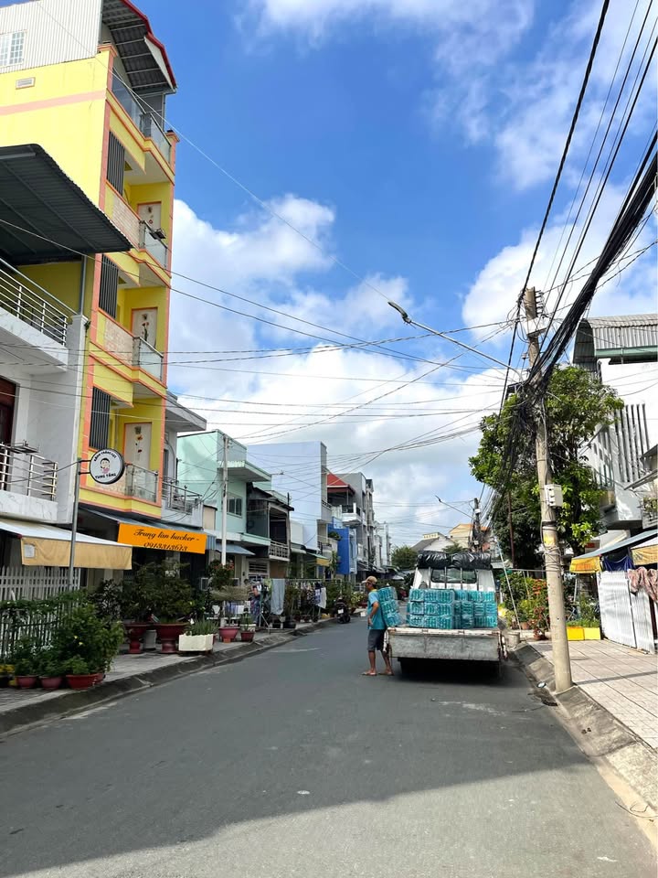 Nhà 1 Trệt 4 Lầu Đường Đinh Trường Sanh 56m² giá 4 tỷ - Khu vực kinh doanh sầm uất!