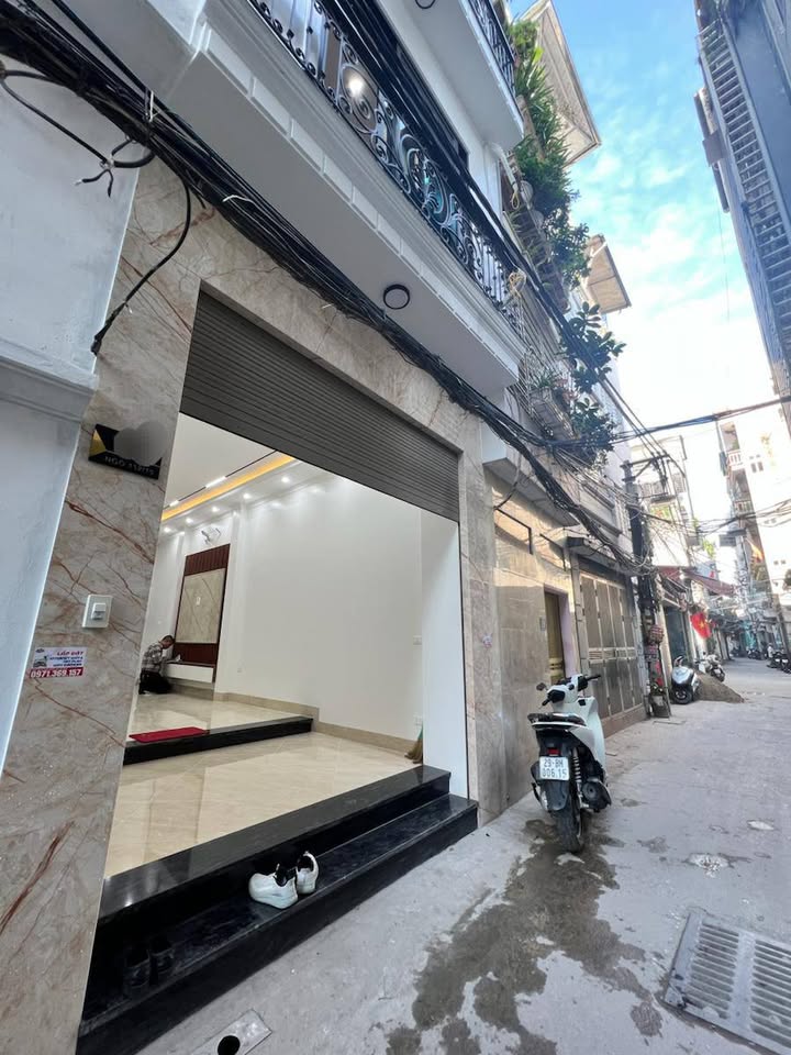 Nhà mặt phố Định Công Thượng 37m² giá 11 tỷ - Đầu tư sinh lời ngay!